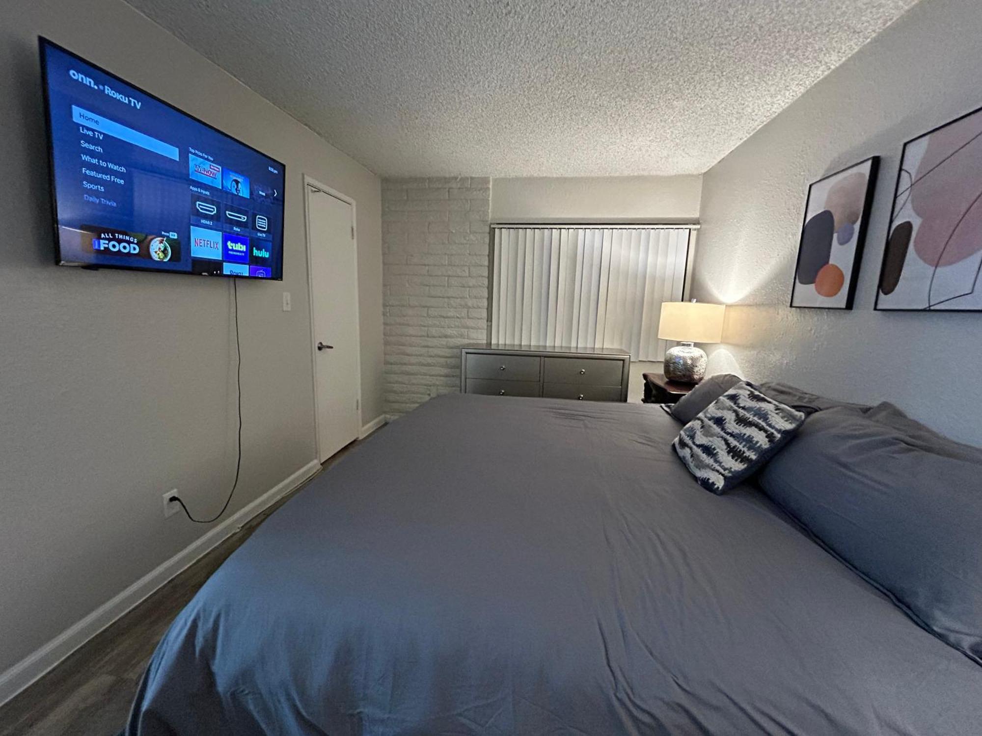 Petite Retreat Old Town Apartment